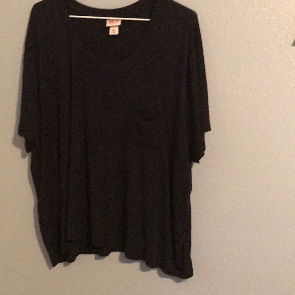 Black T